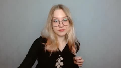 Abby Lovense is active online show from February 2025 09:00:02 AM