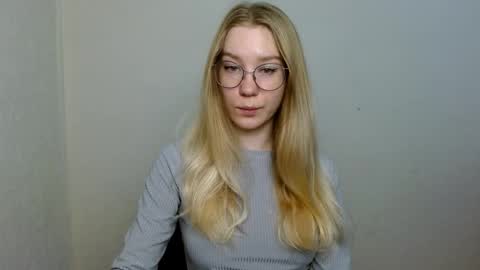 Abby Lovense is active online show from November 2025 08:47:02 AM