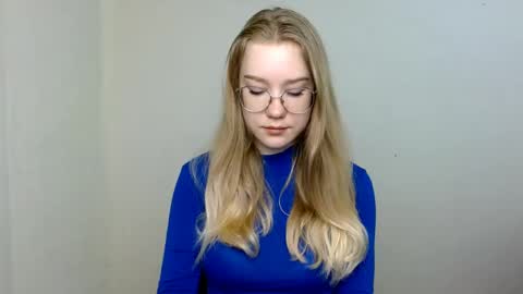 Abby Lovense is active online show from May 2026 10:21:02 AM