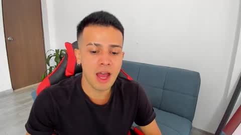 Independence model AbelAsburgo online show from March 2026 07:28:02 PM