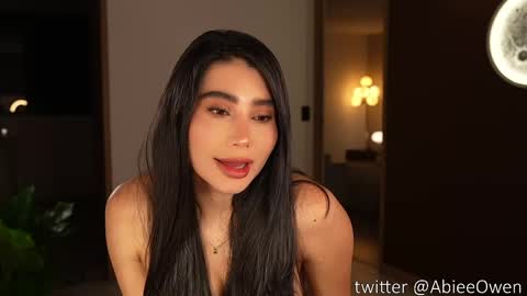 abie_owen online show from May 2026 01:02:04 AM