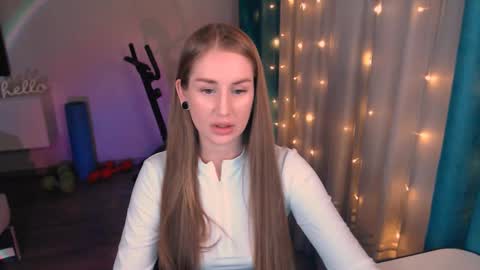 Anna online show from February 2025 07:55:01 PM