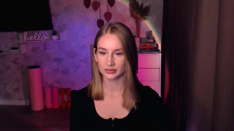 Anna online show from October 2025 06:29:01 PM