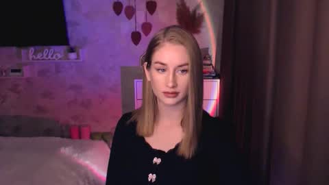 Anna online show from November 2025 05:25:02 PM