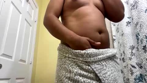 Snapshot of aboveaverage39 chatting on October 2025 07:43:01 AM aboveaverage39 online show from October 2025 07:43:01 AM