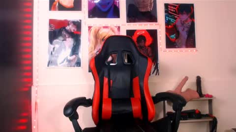 abraham_linares online show from July 2026 11:44:01 PM