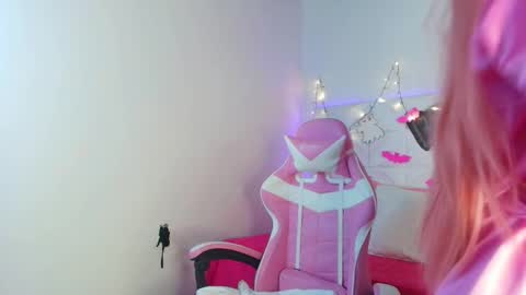 Abril  online show from October 2025 09:54:02 AM