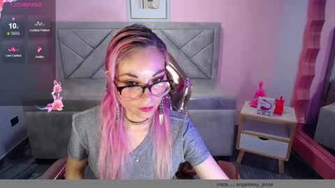 abril_ch_ online show from November 2025 10:47:01 AM