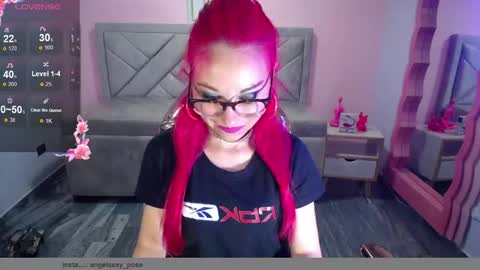 abril_ch_ online show from November 2025 10:51:01 AM