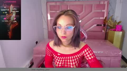 abril_ch_ online show from April 2026 12:27:02 PM