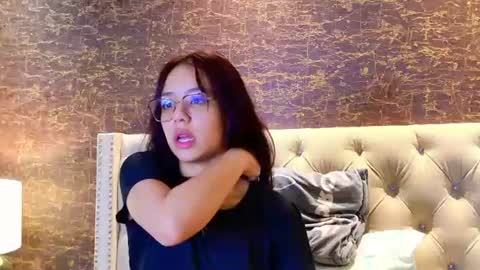 abril_collinz online show from July 2026 10:42:02 AM