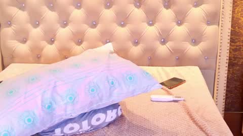 abril_collinz online show from July 2026 10:21:02 AM