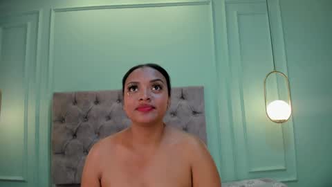 Snapshot of abril_jones10 chatting on January 2025 11:43:01 PM Abril jones online show from January 2025 11:43:01 PM