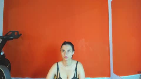 Snapshot of abril_jones10 chatting on February 2025 06:21:01 AM Abril jones online show from February 2025 06:21:01 AM