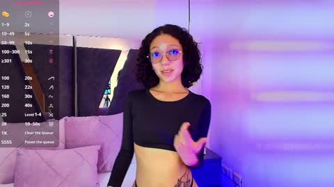 Snapshot of abril_lee__ chatting on February 2025 07:53:01 PM Abril online show from February 2025 07:53:01 PM