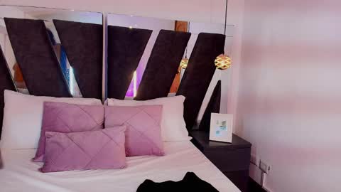 Snapshot of abril_lee__ chatting on March 2025 12:04:02 AM Abril online show from March 2025 12:04:02 AM