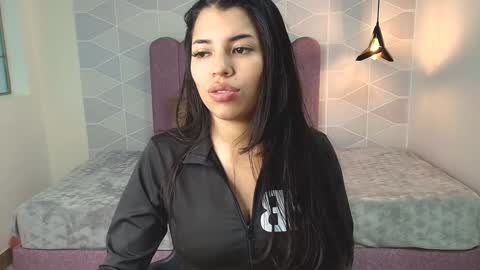 ABRIL MATTHEWS online show from December 2024 04:57:01 PM