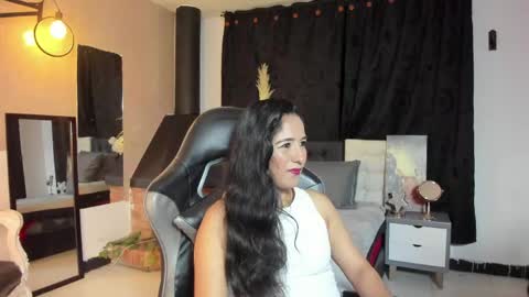 Snapshot of abril_riios chatting on June 2026 03:56:02 AM Abril online show from June 2026 03:56:02 AM