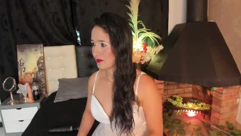 Snapshot of abril_riios chatting on June 2026 03:32:02 AM Abril online show from June 2026 03:32:02 AM
