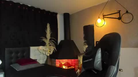 Abril online show from July 2026 02:42:01 AM