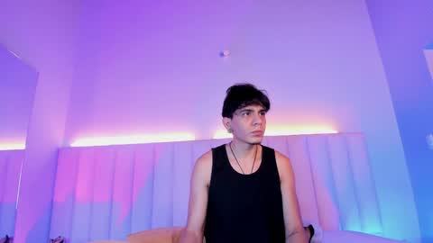 Abril and Julian online show from May 2026 11:52:02 AM