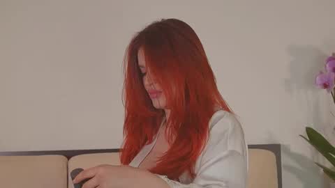 Snapshot of abrilcolls_ chatting on February 2026 08:16:01 PM Abril Colls online show from February 2026 08:16:01 PM