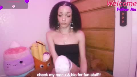 Snapshot of abruisedpeach chatting on January 2026 04:50:02 AM Peach online show from January 2026 04:50:02 AM