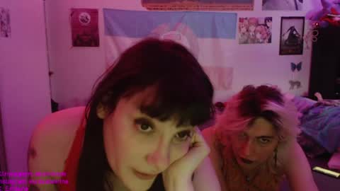absintiliak online show from May 2026 07:21:01 PM
