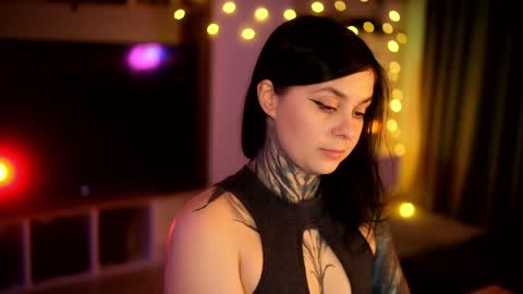 acid_pie online show from December 2024 11:11:01 PM