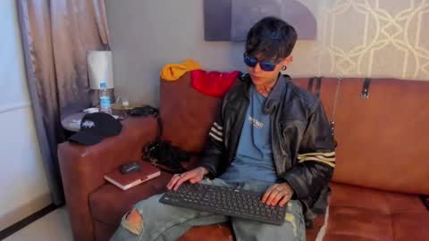 Acid Milo online show from December 2024 02:57:01 PM