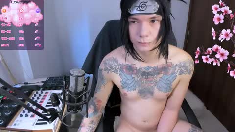 Snapshot of adam_rocket chatting on November 2025 01:54:01 PM Adam online show from November 2025 01:54:01 PM