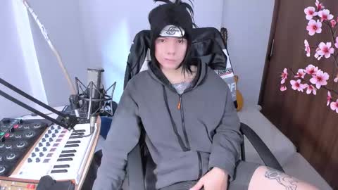 Snapshot of adam_rocket chatting on December 2025 01:53:01 PM Adam online show from December 2025 01:53:01 PM