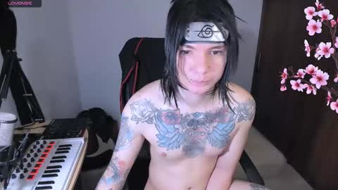 Snapshot of adam_rocket chatting on February 2026 12:27:02 AM Adam online show from February 2026 12:27:02 AM