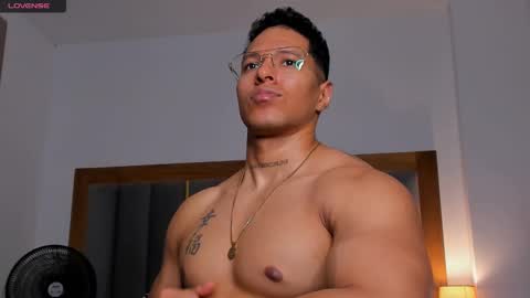 adambrocs1 online show from February 2025 09:22:02 AM