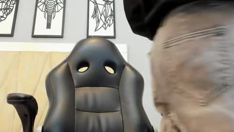 Adams Bobby online show from April 2026 11:13:02 AM