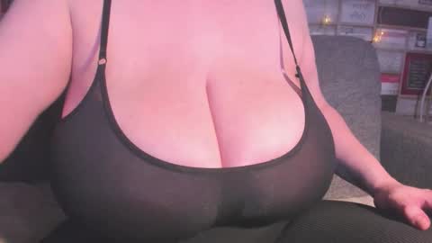 Victoria online show from April 2026 07:33:02 PM