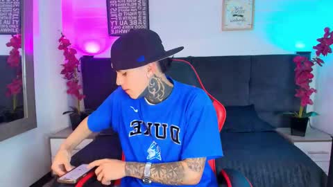 Snapshot of adamswalkerr_ chatting on February 2026 12:26:01 PM AdamsWalkerr online show from February 2026 12:26:01 PM