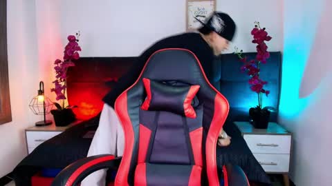 AdamsWalkerr  online show from March 2026 12:49:01 PM