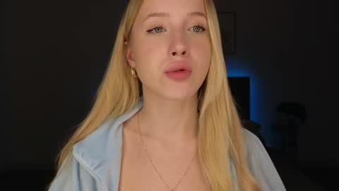 Snapshot of adele_armas chatting on May 2026 08:16:02 PM Adele online show from May 2026 08:16:02 PM