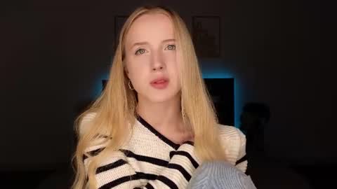 Snapshot of adele_armas chatting on June 2026 08:53:02 PM Adele online show from June 2026 08:53:02 PM
