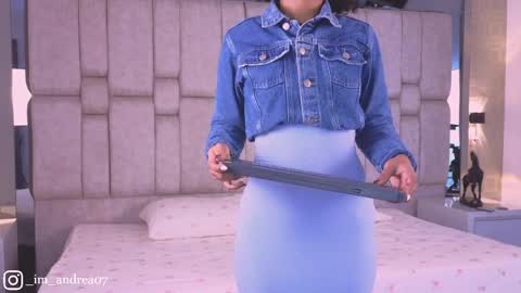 Andrea online show from April 2026 12:05:02 PM