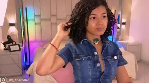 Andrea online show from May 2026 12:32:01 PM