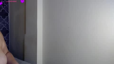 Snapshot of adele_cruzz chatting on December 2025 12:29:02 AM adele cruzz online show from December 2025 12:29:02 AM