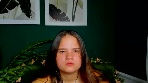 adelecruzz online show from April 2026 12:02:01 PM