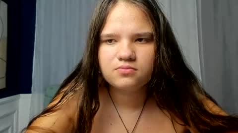 adelecruzz online show from July 2026 12:01:02 PM