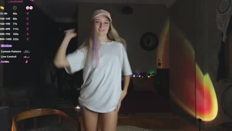 Snapshot of adelelyv chatting on February 2025 03:09:01 PM Adele online show from February 2025 03:09:01 PM