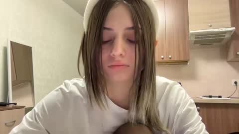 Snapshot of adelinehaefner chatting on December 2025 07:03:01 AM Anna online show from December 2025 07:03:01 AM