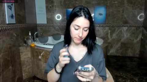 Adel online show from October 2025 02:53:01 AM