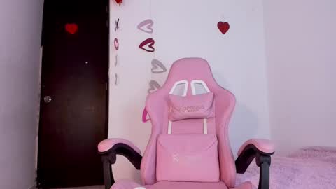 Adelle online show from February 2025 12:48:02 AM