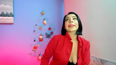 Adelle online show from December 2024 11:30:02 AM